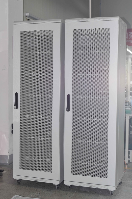 Batterijvermogen 20-100KWh Voedingskast met hoogspanningsoplaadgrensspanning