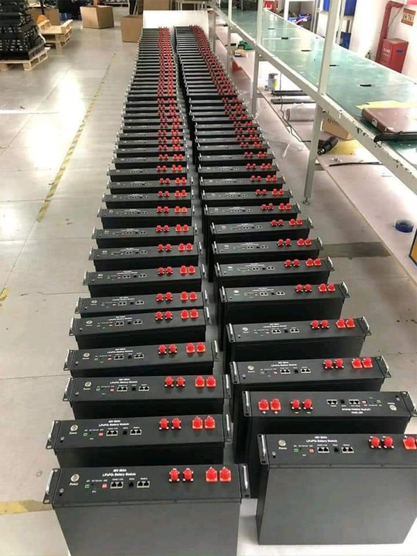 Warm verkoop rack type 48V lithium ijzerfosfaatbatterij 48v100ah Zonne-energie opslag systeem voor 10kw 20kw 30kw 50kw