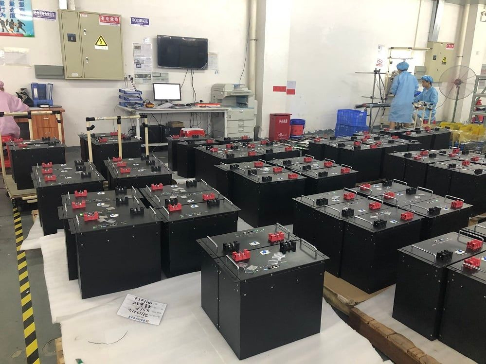 Pinsheng CE goedgekeurd 48V 10KWH 20KWH 30KWH 40KWH zonne-inverterbatterij 51.2V stapelbare LiFePO4 energieopslagbatterij