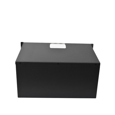 48v 100ah 200ah LiFePO4-batterij op het rek voor een hybride off-grid batterij